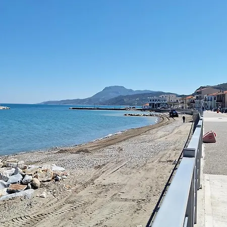Seaside Platana Kimis Evoia * كيمي